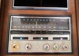 Vintage Zenith console stereo, am/fm radio and turntable (needs belt)