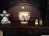 Delft blue salt and pepper/planter pot 