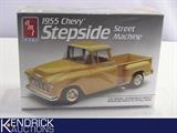 AMT Ertl&nbsp;1:25 1955 Chevy Stepside Street Machine&nbsp;Model Kit
