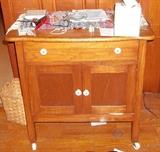 OAK SIDE STAND TABLE