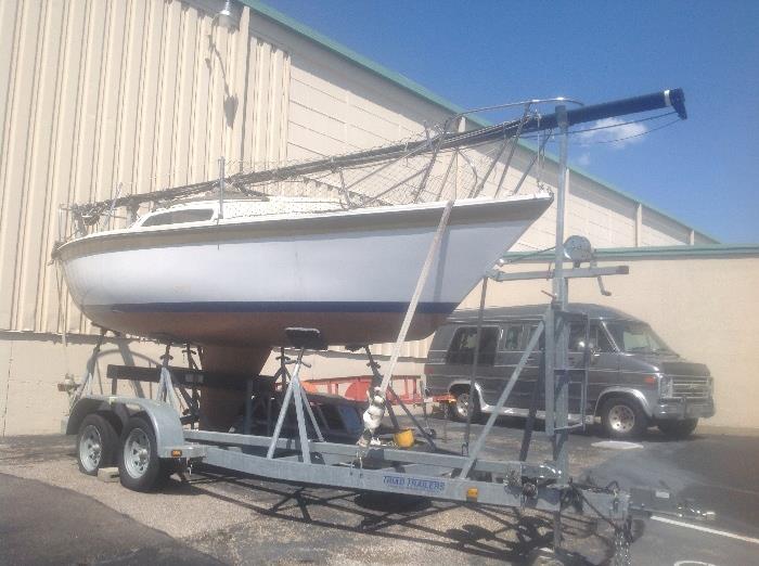 Sailboat on site for Saturday sale, nice trailer bay liner 