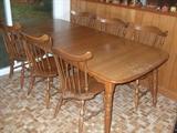 kitchen table w/ 6 chairs & 3 leaves