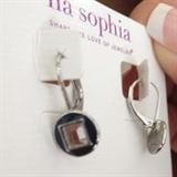Lia Sophia Earrings
Donor: Jennifer Catania-Fregeau
Shipping:Yes , paid for by donor 