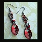 Red Celtic Knot-made with bright aluminum and anodized aluminum. 2" long excluding ear-wires. Very lightweight
Size: 2"
Donor:Carol Collett
Shipping: Yes, paid for by donor