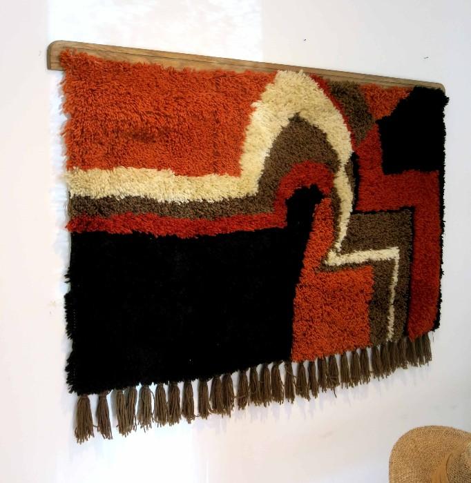 1960s hooked rug wall hanging approx. 3 X 6
