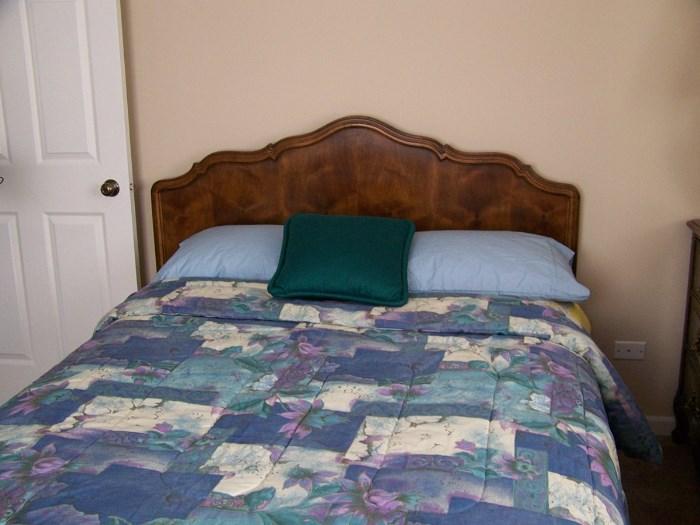 Queen Bed rom set w/ mattress