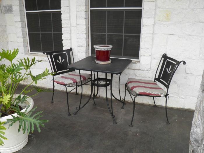 NEAT OUTDOOR PATIO SET