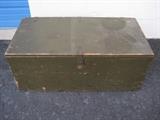 1943 WWII Foot Locker with top shelf