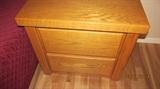 OAK NIGHT STAND