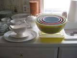 pyrex nesting bowls & refrigerator dish