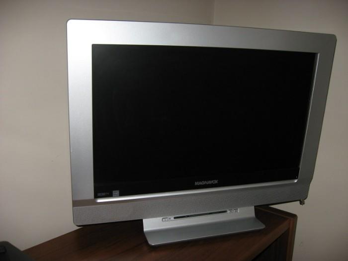Magnovox LCD TV/DVD player