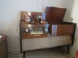 Grundig turntable radio