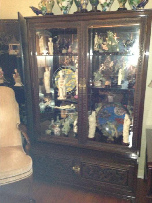 Fabulous chinese cabinet with jade and ivory figurines