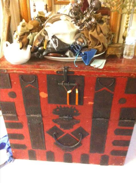 A  BEAUTIFUL ANTIQUE CHEST OR TRUNK