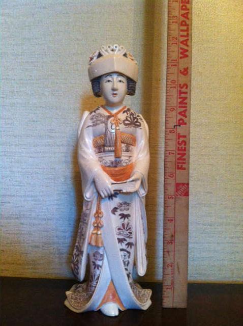 BEAUTIFUL CARVED IVORY STATUE OF THE EMPRESS