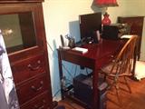 COMPUTER DESK