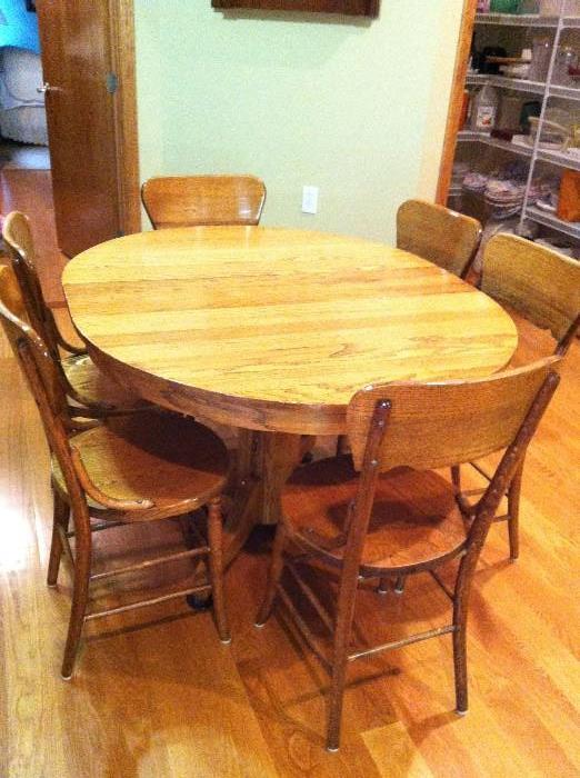 Oak extendable kitchen table with 6 chairs