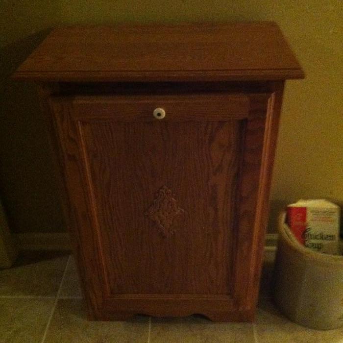 Trash can cabinet