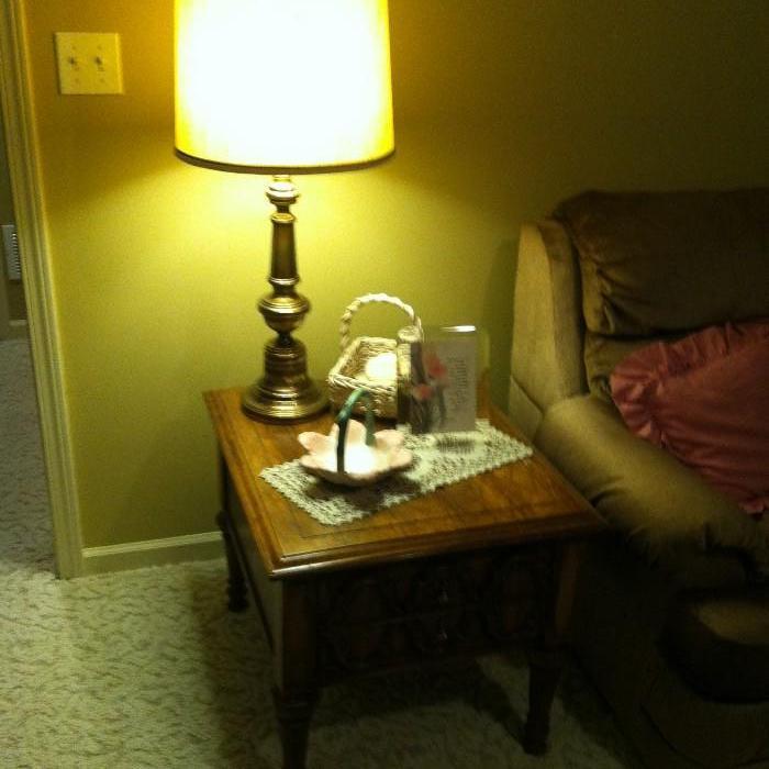 Side table, lamp, & fabric sofa
