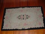 Vintage hooked rug 3' x 5'