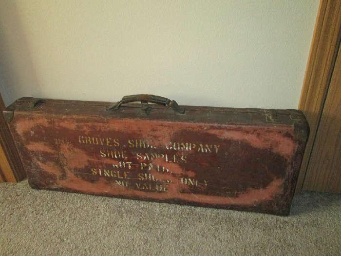 salesman sample shoe sellers case from early 1900's