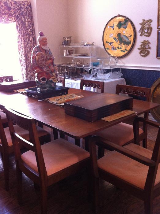               Dining table with 8 chairs/Asian figure