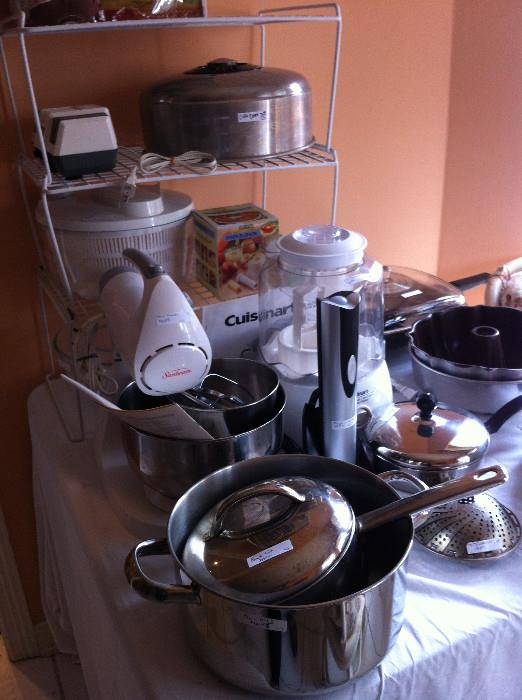                     Kitchen ware & small appliances