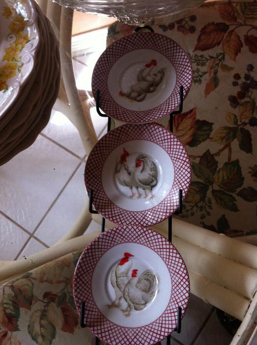                          Decorative rooster plates