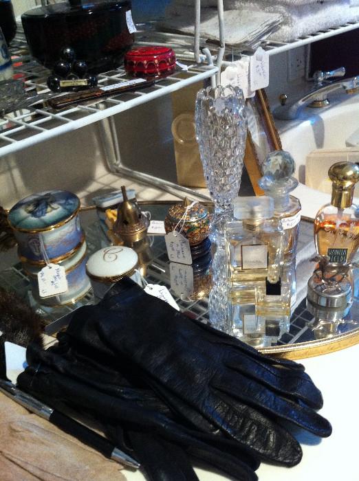                       Leather gloves/perfume bottles