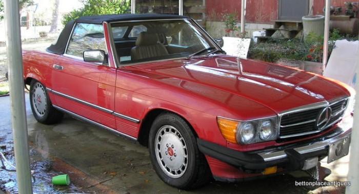 Mercedes Benz 560 SL Model 107 auto, 1986 with 14555/2 miles. Has soft top and hard top.