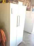 Side By Side Refrigerator, Works great for Garage or Man Cave!