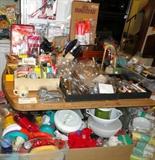 Knives & Plasticware