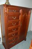 Hooker Furniture

Armoire (Gentleman's Chest)
570-90-012