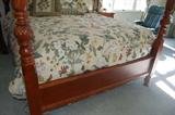 Hooker Furniture
Four Poster Queen size cherry bed 
570-90-027