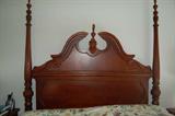 Hooker Furniture
Four Poster Queen size cherry bed 
570-90-027