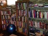 LOTS OF BOOKS ON BRITAIN, PRINCESS DIANA, ROYAL FAMILY, COOKING BOOKS, OLD BOOKS, ANTIQUE BOOKS, VINTAGE BOOKS