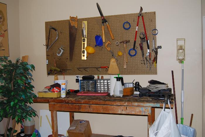 TOOL BENCH, HAND TOOLS