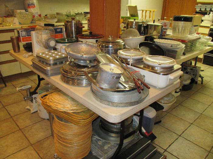 Huge amount of Baking pan, pots and pans, serving trays and more!!