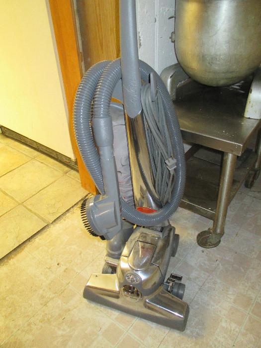 KIRBY vacuum cleaner w/attachments