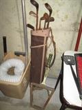 Wood golf clubs - vintage - tennis racket
