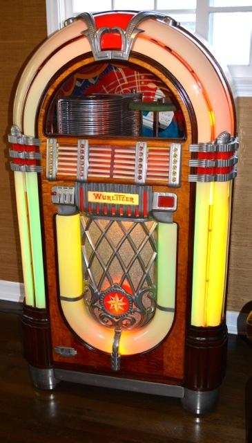 Vintage Wurlitzer Jukebox