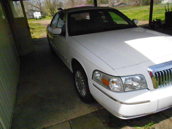 '07 MERCURY GRAND MARQUIS, LEATHER AND LOADED (33K)