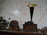 Phonograph