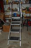 Little Jumbo 4 Step Safety Step Ladder
