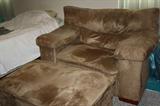 CUDDLE CHAIR