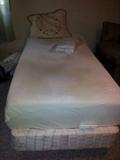 TWIN BED WITH MEMORY MATTRESS