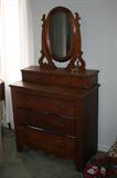 VINTAGE CHEST OF DRAWERS