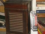 ANTIQUE STEREO CABINET $15