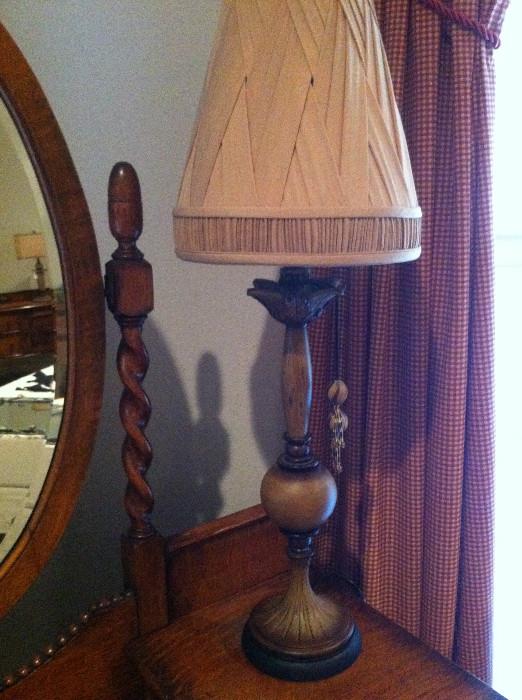                        Good looking lamp (1 of pair)