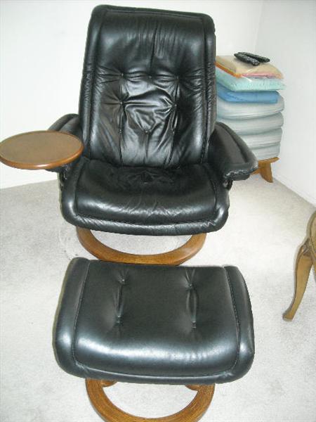 Ekornes Teak Stressfree Chair & Ottoman